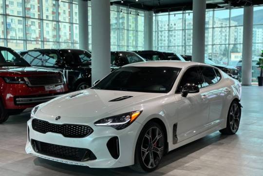 Kia, Stinger