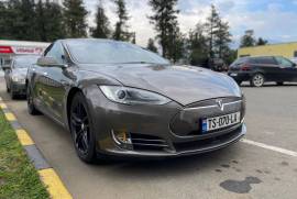 Tesla, Model S