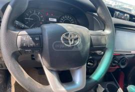 Toyota, Hilux