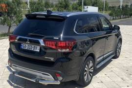 Mitsubishi, Outlander