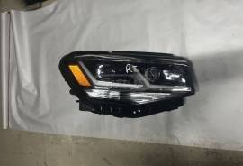 Autoparts, Lights and Bulbs, Front Headlights, VOLKSWAGEN 