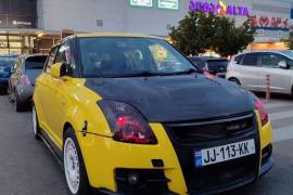 Suzuki , Swift