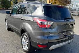 Ford, Escape